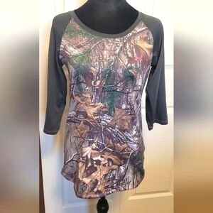Under Armour Realtree Heatgear Fitted Women's 3/4 Sleeve Camo & PinkTee MEDIUM